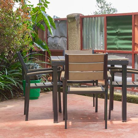Dutchess Hotel And Restaurant Fort Portal Exterior foto