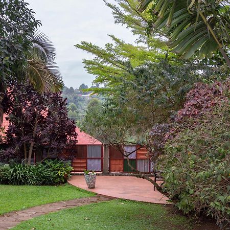 Dutchess Hotel And Restaurant Fort Portal Exterior foto