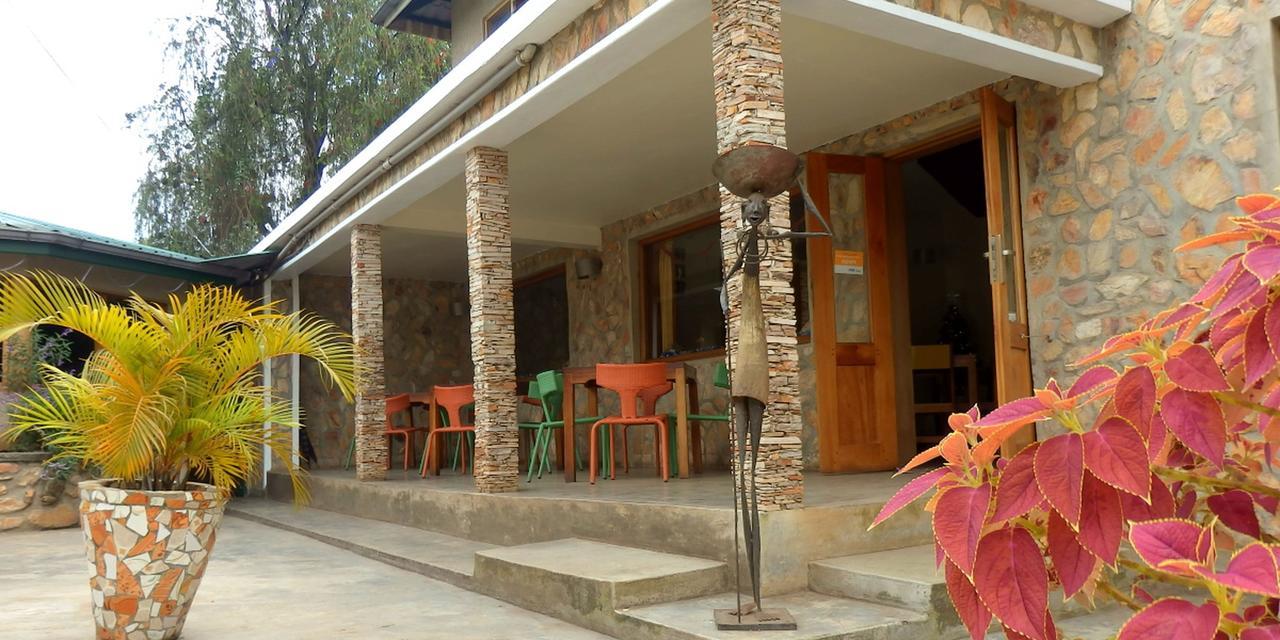 Dutchess Hotel And Restaurant Fort Portal Exterior foto